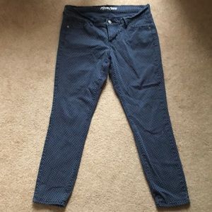 Blue polka dot old navy capris